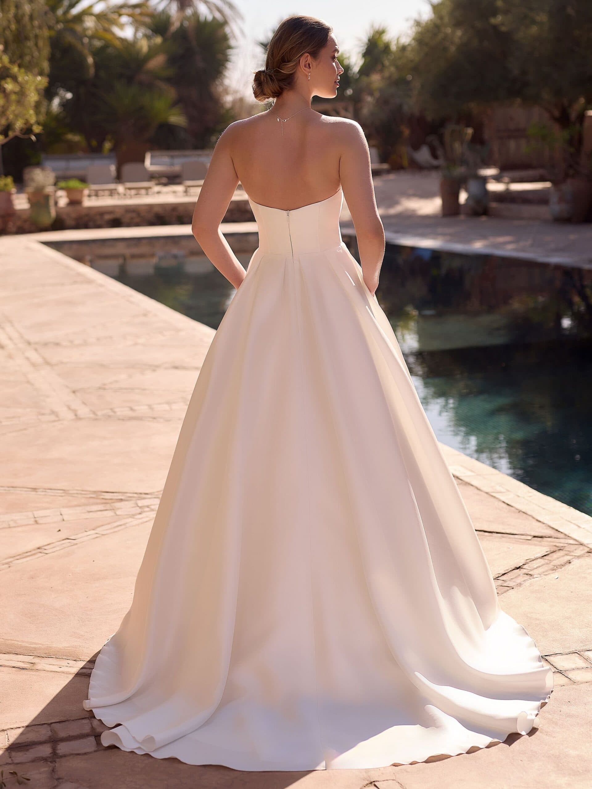 bianco-evento-bridal-dress-daria-_2_-scaled