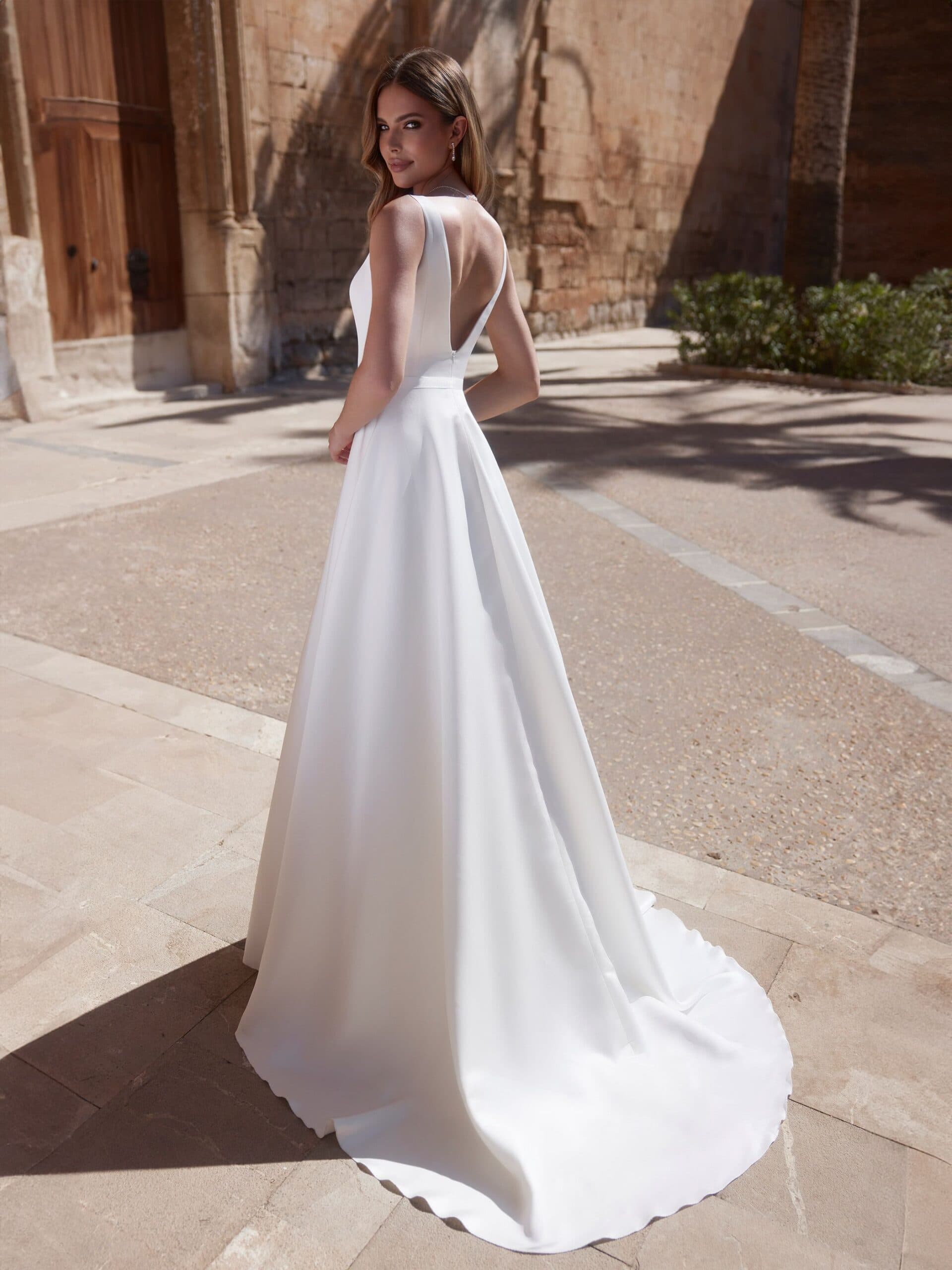 bianco-evento-bridal-dress-regina-_2_-scaled