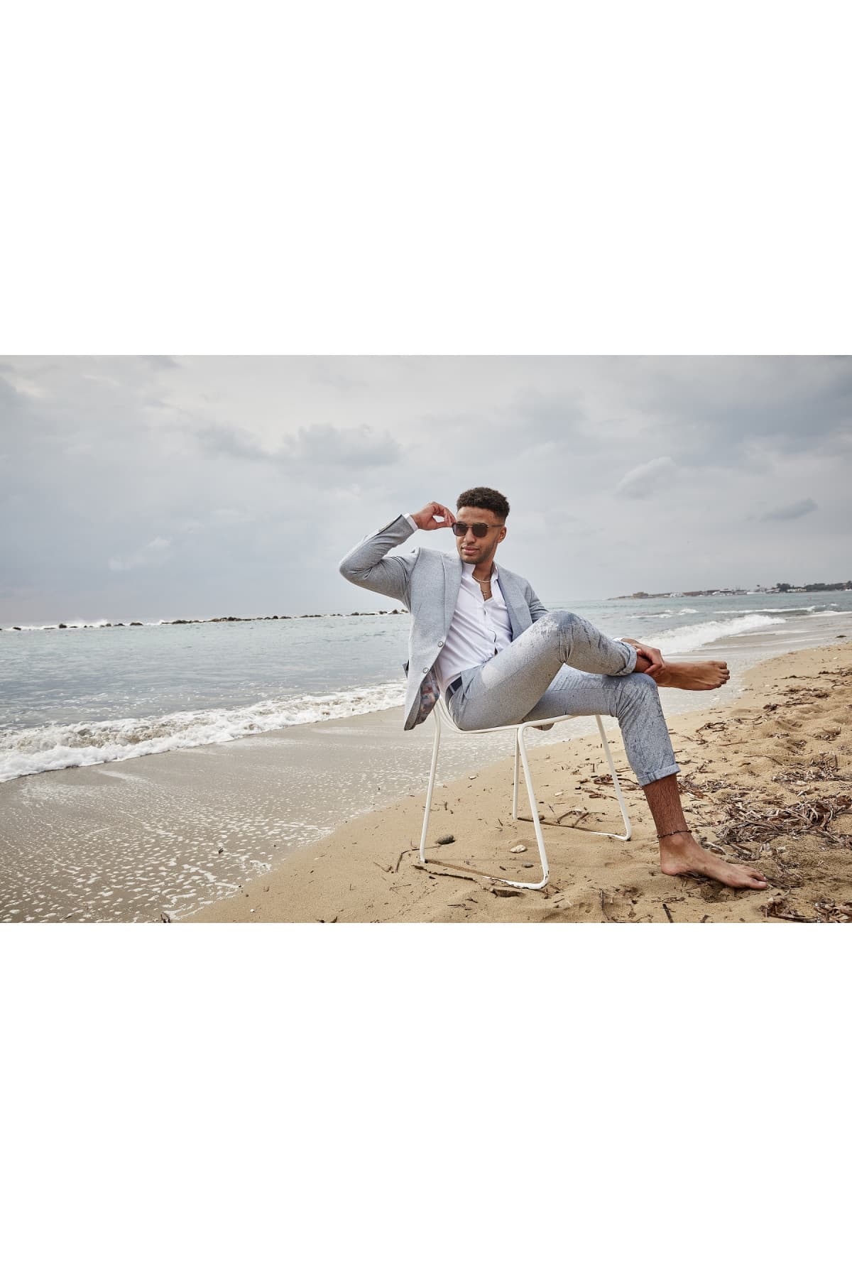 niebieski-garnitur-meski-villaro-melanz-gar743k